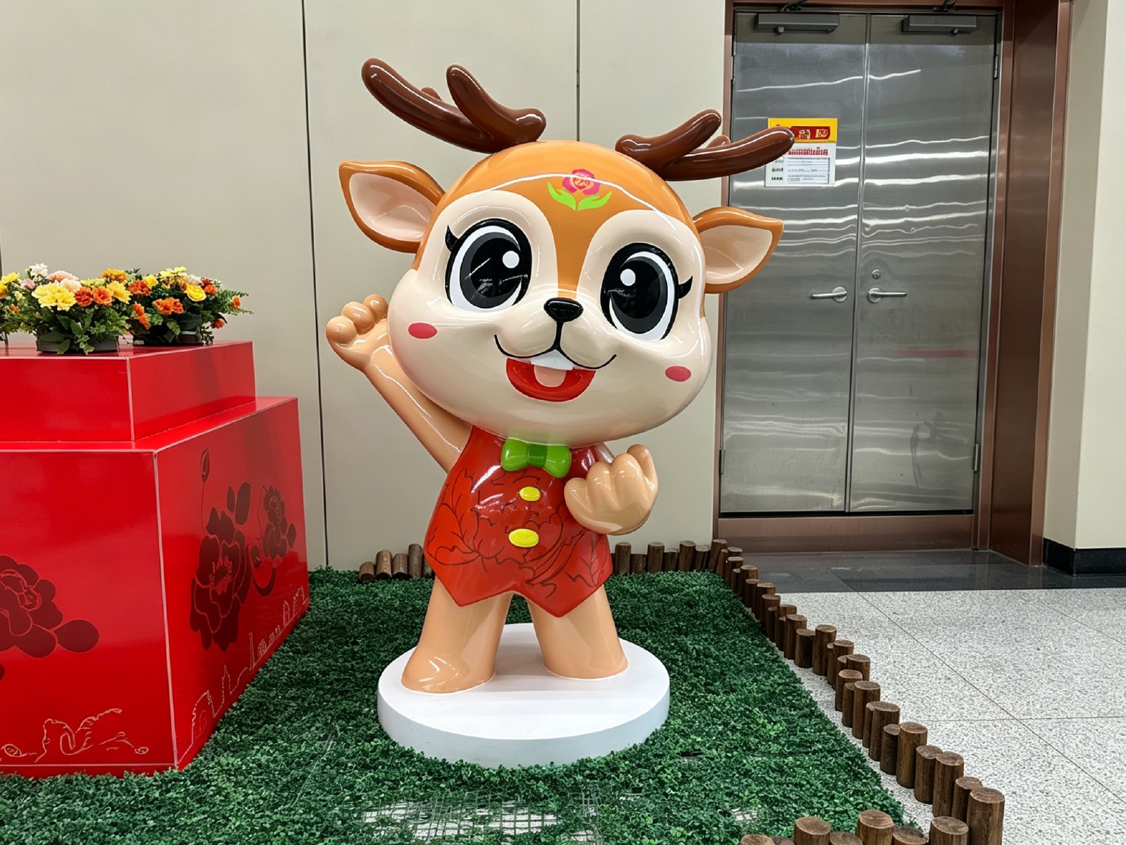 玻璃钢 IP 形象雕塑