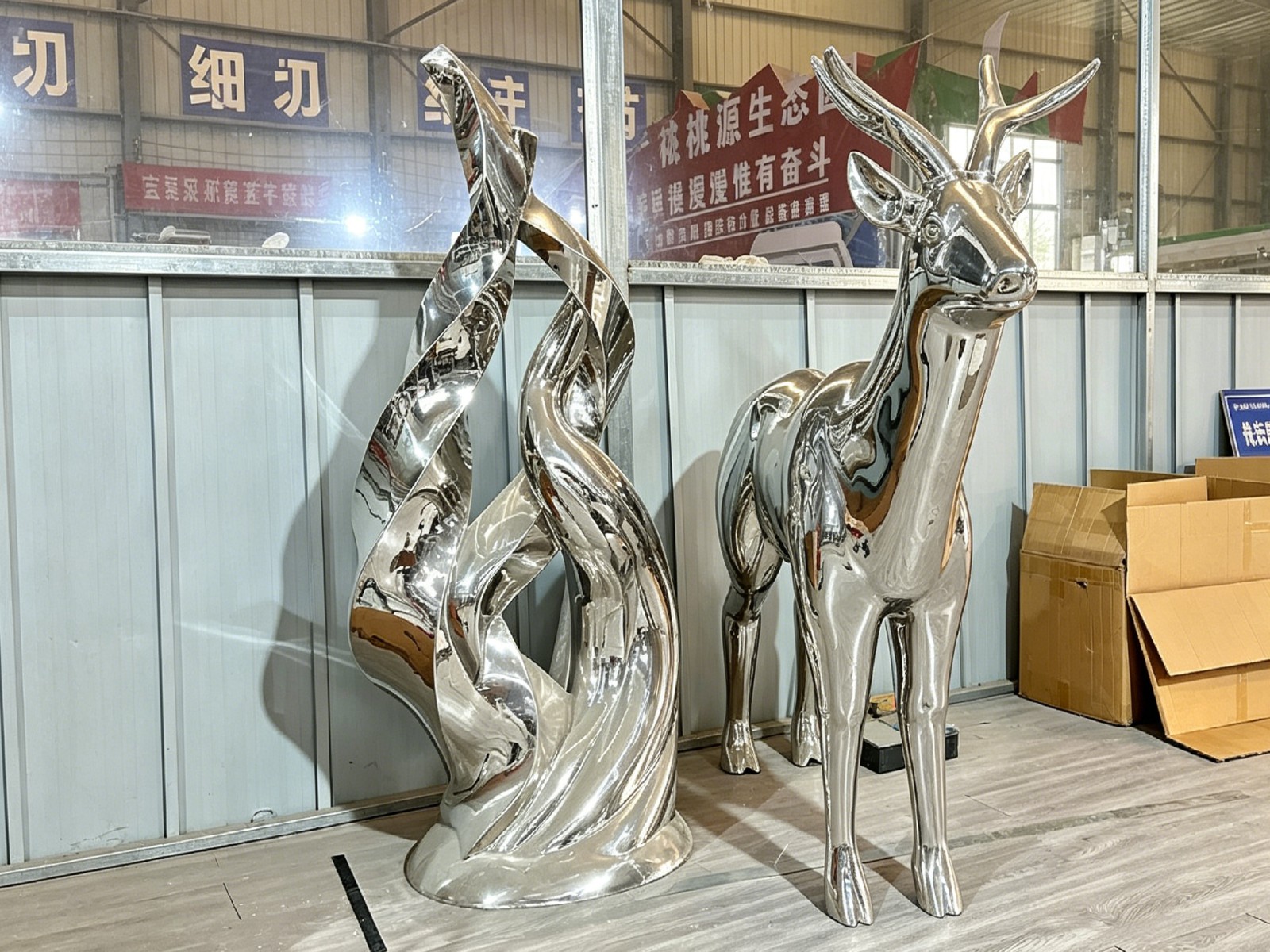 镜面不锈钢城市雕塑 4